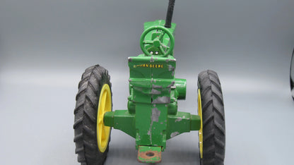 ERTL   John Deere 70 Tractor  Green