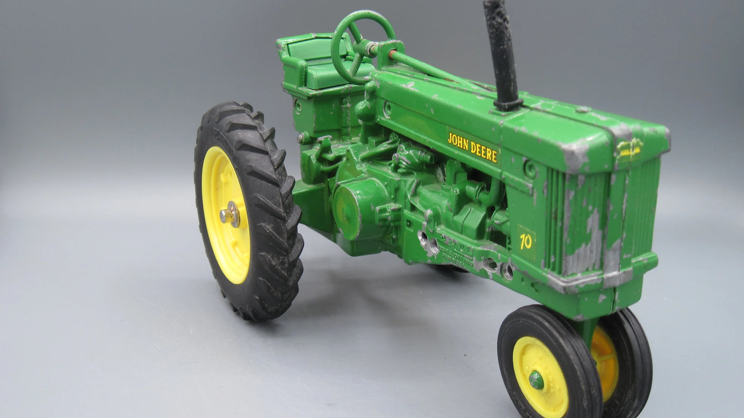 ERTL   John Deere 70 Tractor  Green