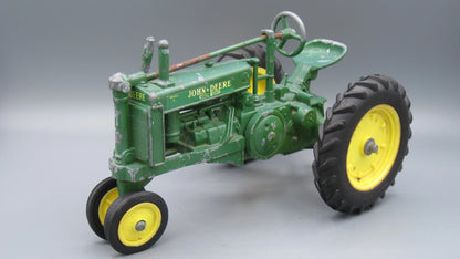 ERTL   John Deere Model G Tractor  Green