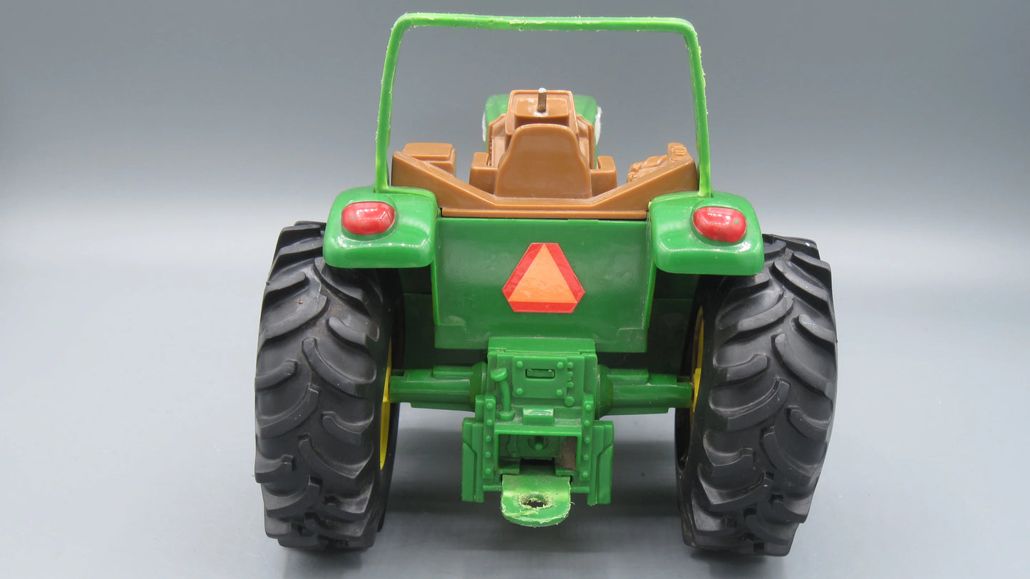 ERTL   John Deere Tractor  Green