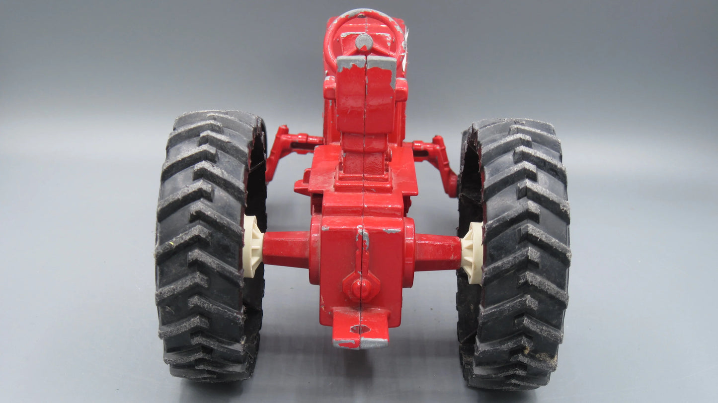ERTL   International Harvester STK 415  Red