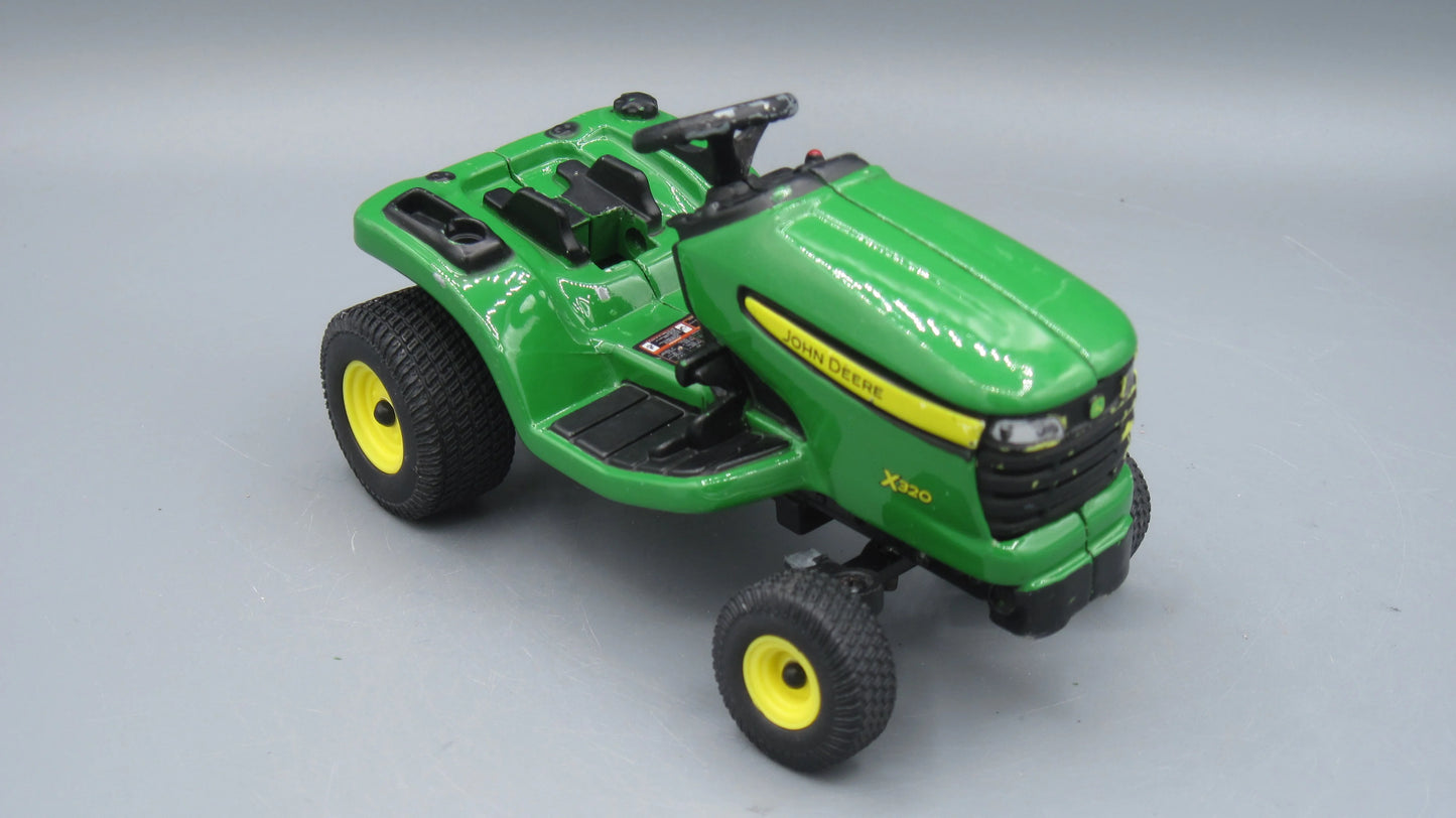 ERTL   John Deere X320 Lawn Mower Tractor  Green