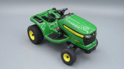 ERTL   John Deere X320 Lawn Mower Tractor  Green