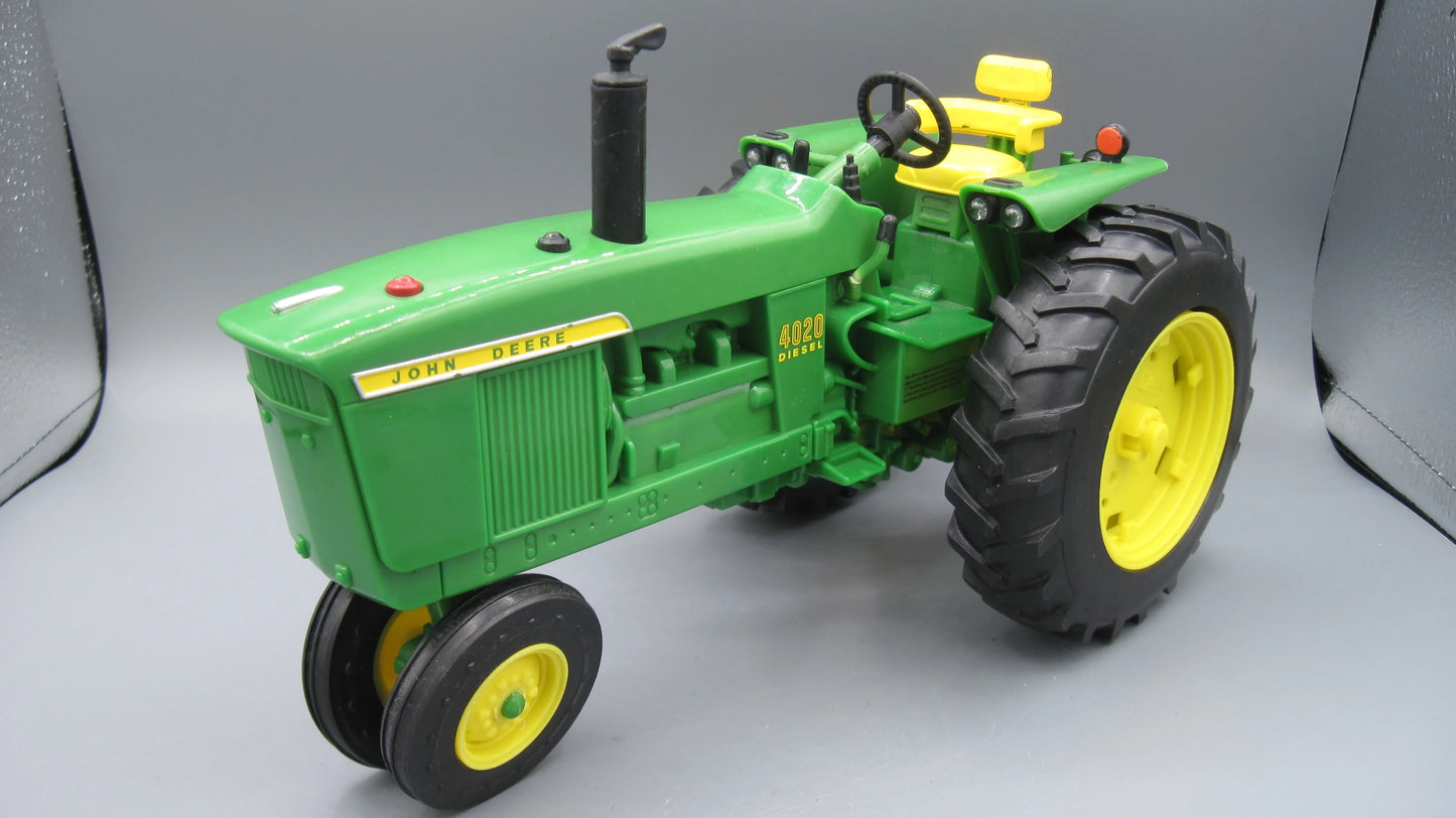 ERTL   John Deere 4020 Diesel  Green