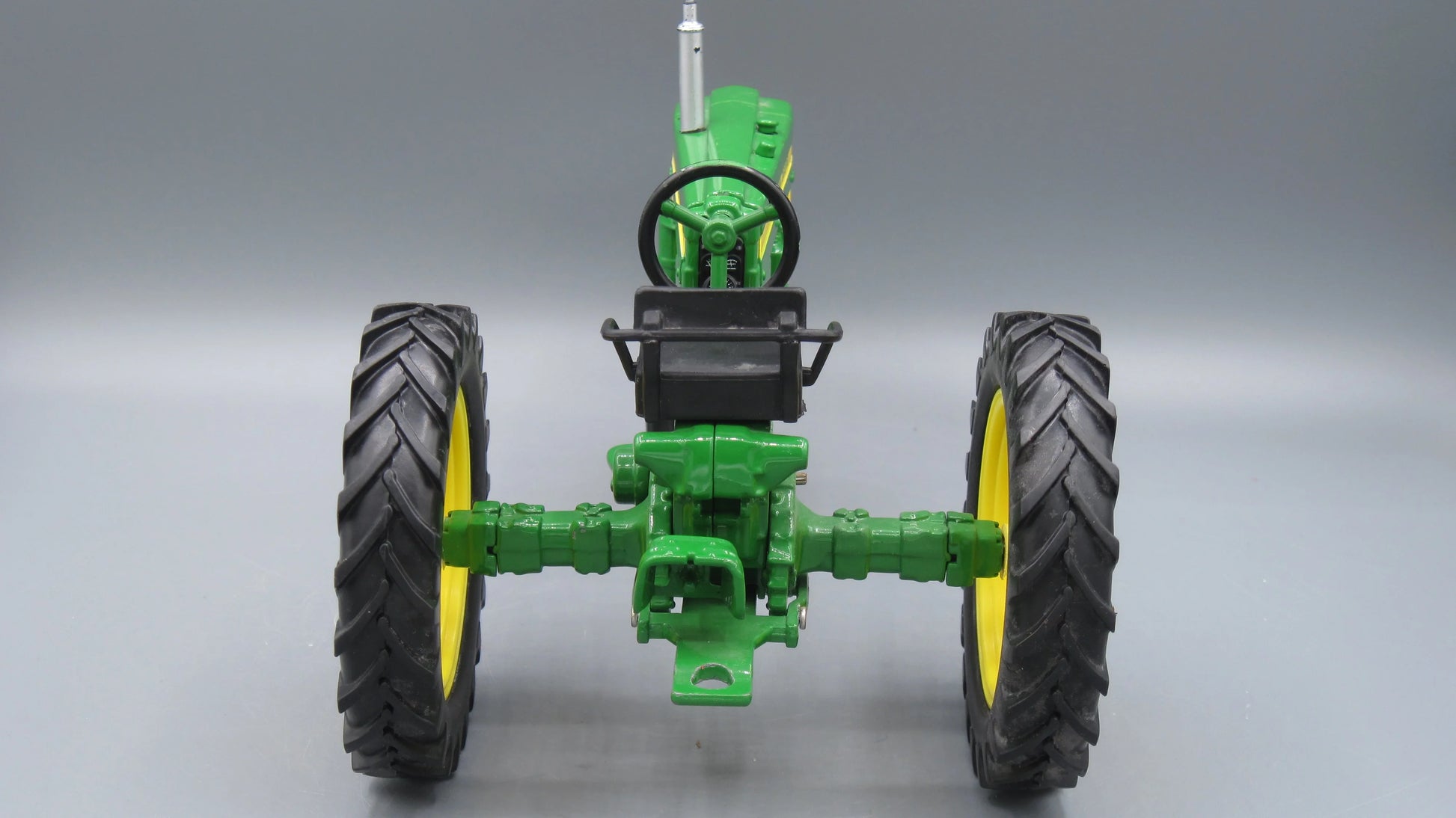 ERTL   John Deere 420  Green