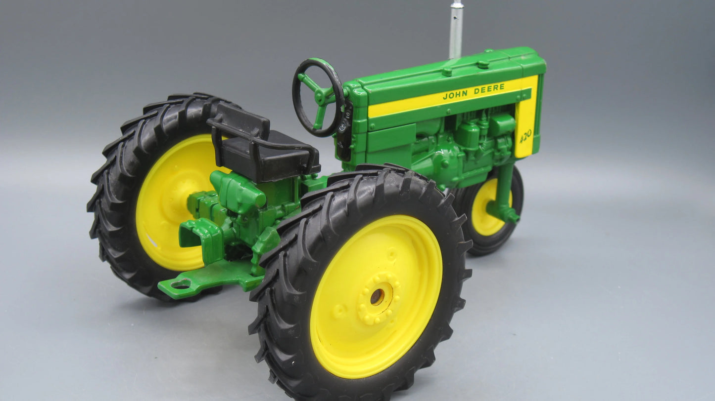 ERTL   John Deere 420  Green