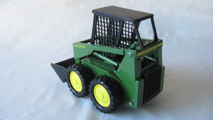 ERTL   John Deere Skid Steer Loader  Green