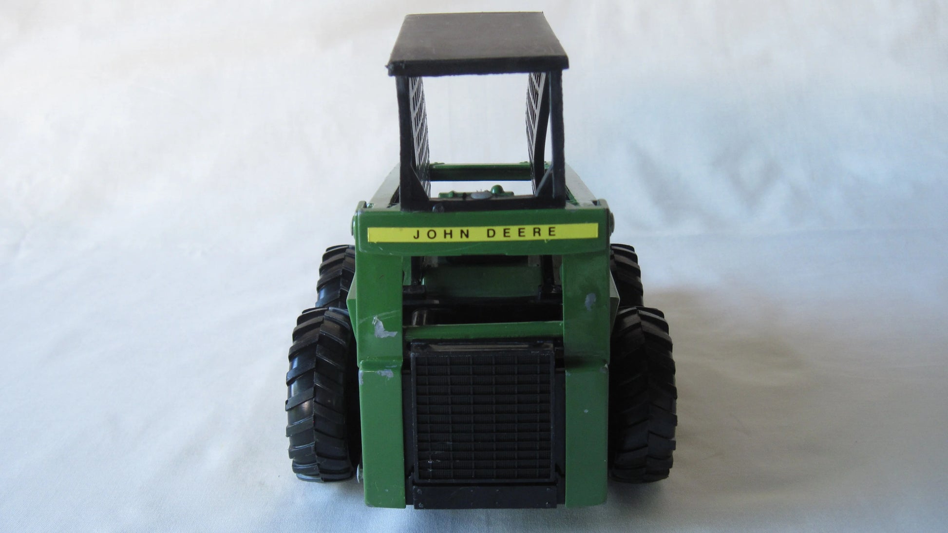 ERTL   John Deere Skid Steer Loader  Green