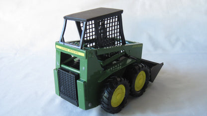 ERTL   John Deere Skid Steer Loader  Green