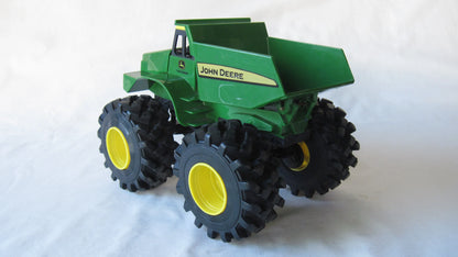 ERTL   John Deere Monster Treads Dump Truck  Green