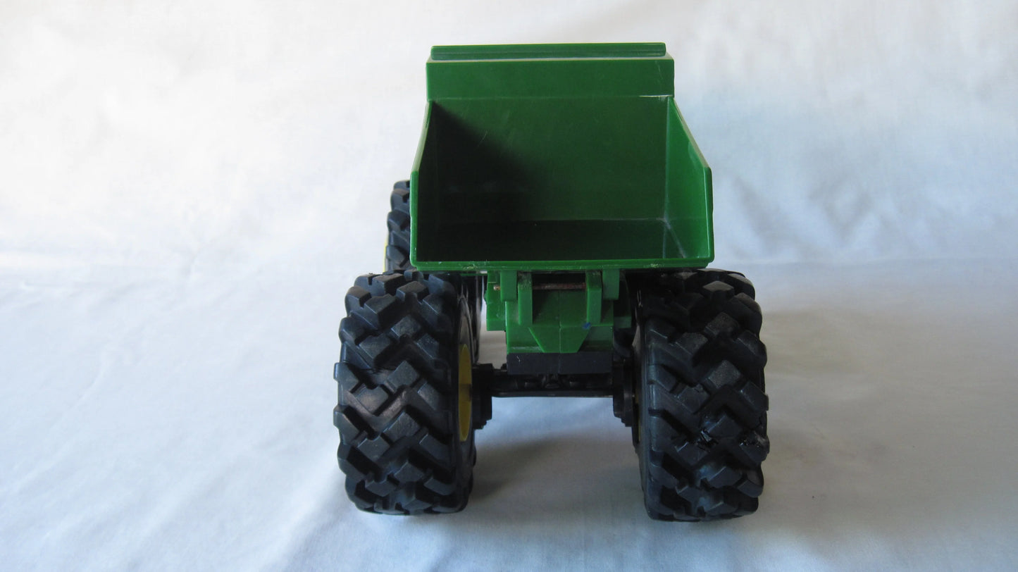 ERTL   John Deere Monster Treads Dump Truck  Green
