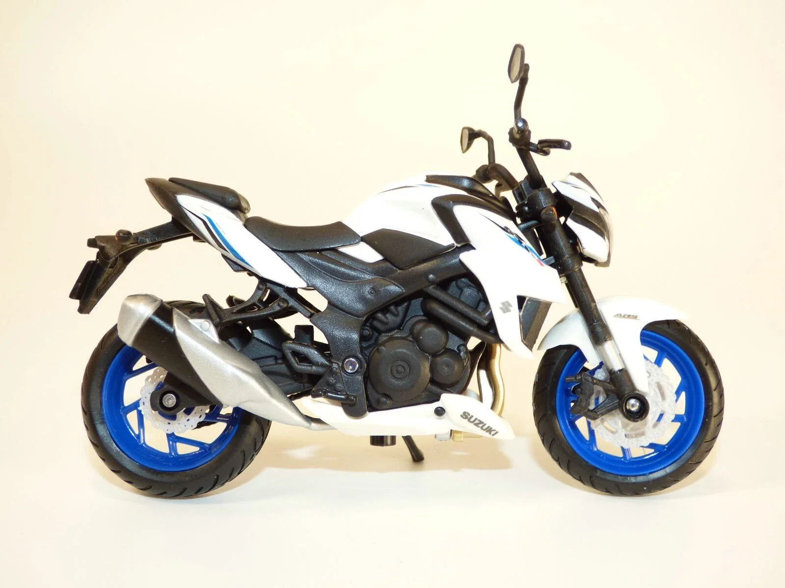 Adventure Force   Set of x4 motorcycles KTM Duke, Yamaha R6, Suzuki GSX-R, Honda Africa Twin (Set of x4 Motorcycles)  Multi Colors