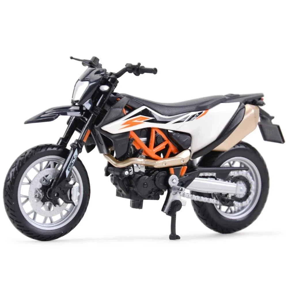 Adventure Force   Set of x4 motorcycles KTM Duke, Yamaha R6, Suzuki GSX-R, Honda Africa Twin (Set of x4 Motorcycles)  Multi Colors