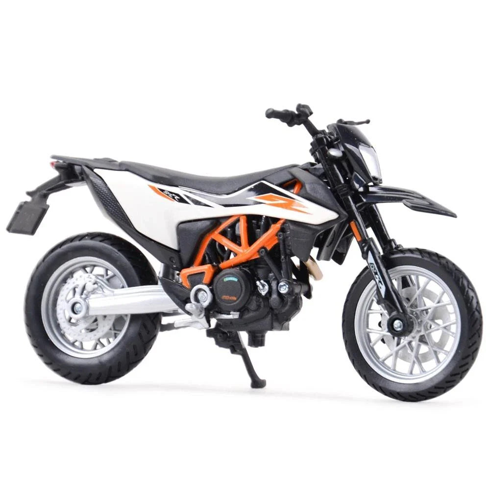 Adventure Force   Set of x4 motorcycles KTM Duke, Yamaha R6, Suzuki GSX-R, Honda Africa Twin (Set of x4 Motorcycles)  Multi Colors