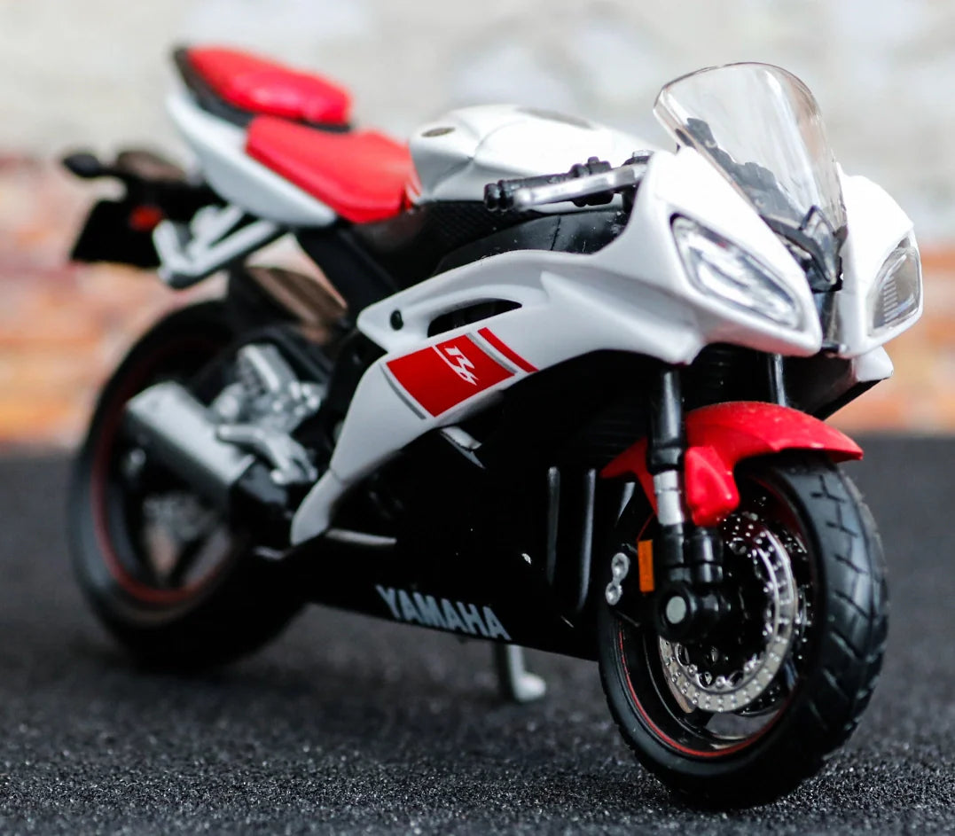 Adventure Force   Set of x4 motorcycles KTM Duke, Yamaha R6, Suzuki GSX-R, Honda Africa Twin (Set of x4 Motorcycles)  Multi Colors