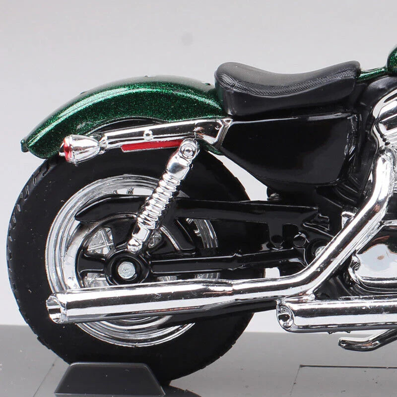 Maisto   Harley-Davidson XL 1200V Seventy-Two 2012 Green