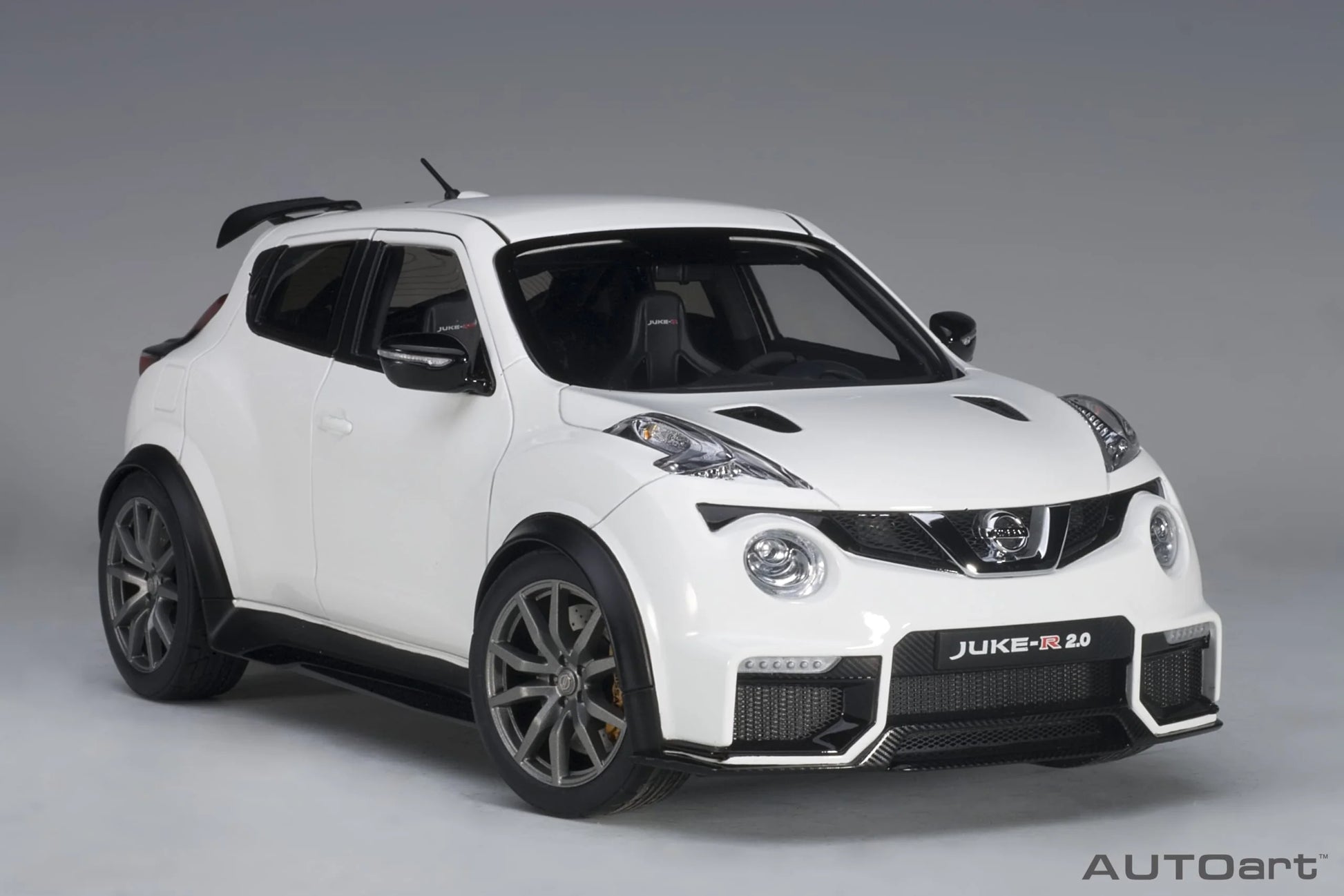 Auto Art   Nissan Juke-R 2.0  White