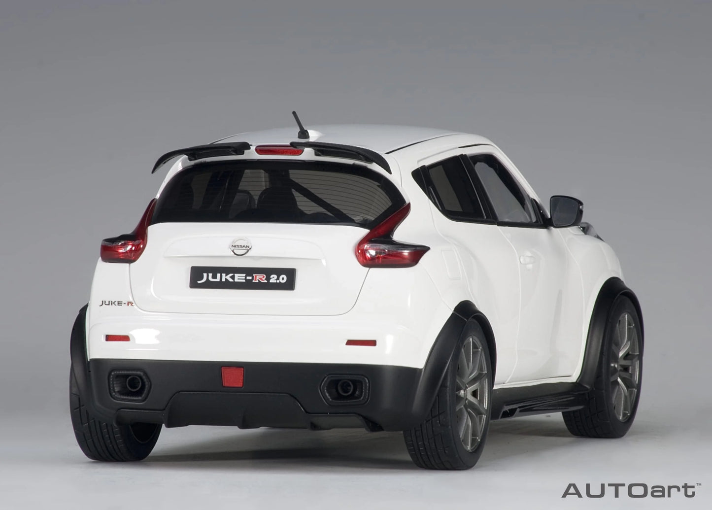 Auto Art   Nissan Juke-R 2.0  White