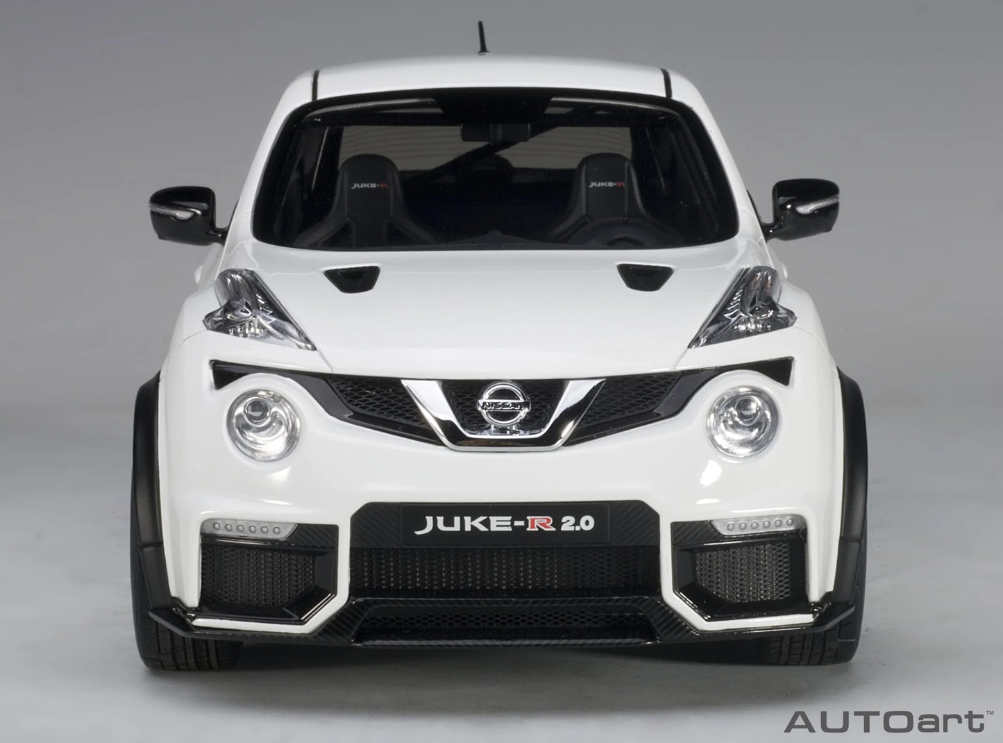 Auto Art   Nissan Juke-R 2.0  White