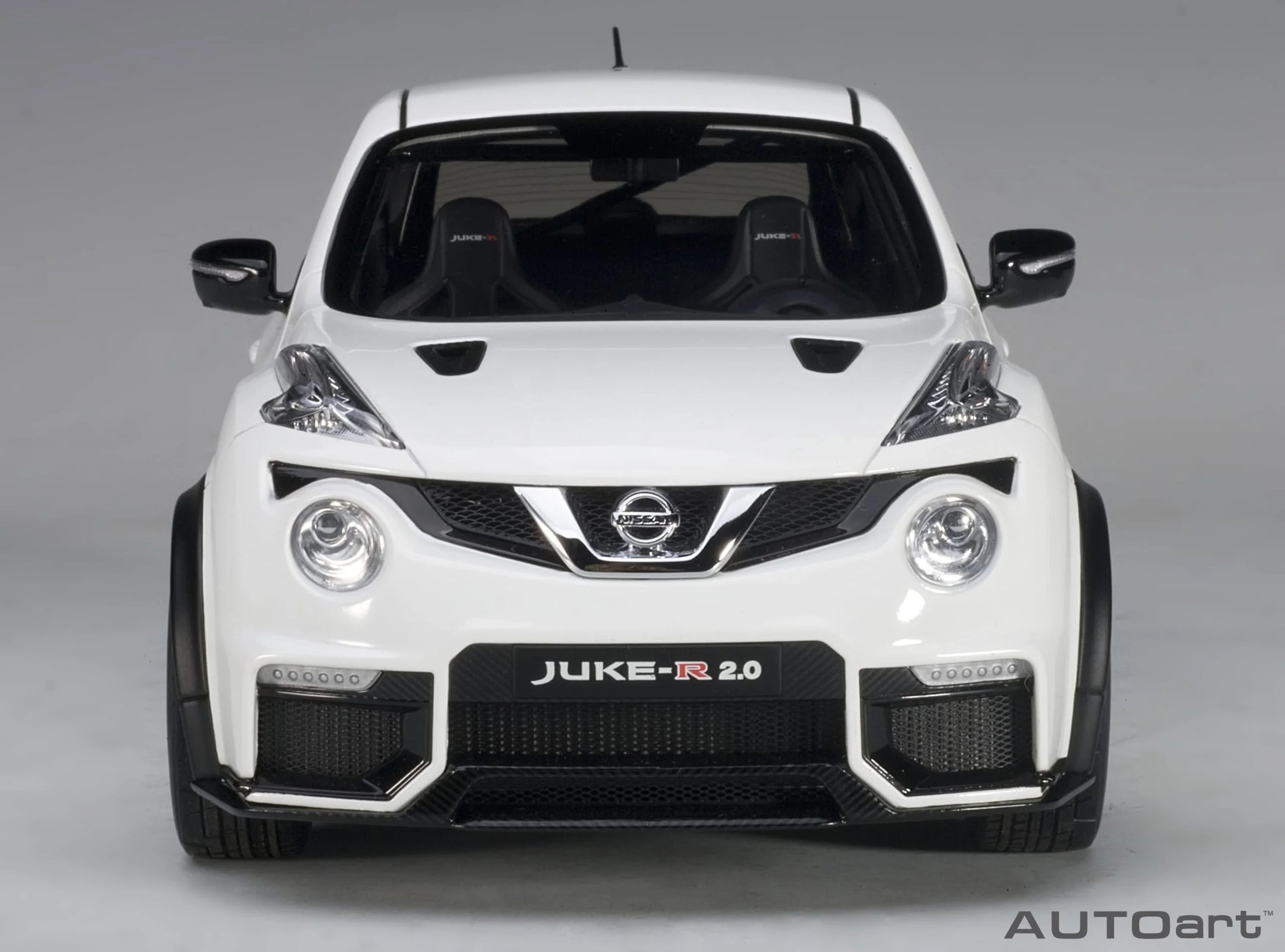 Auto Art   Nissan Juke-R 2.0  White