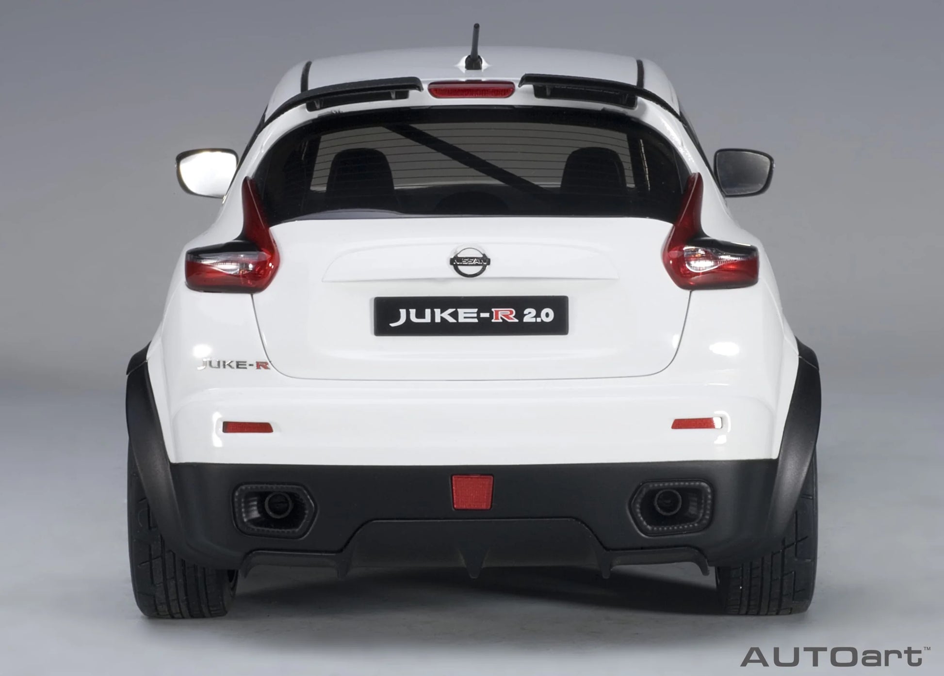 Auto Art   Nissan Juke-R 2.0  White