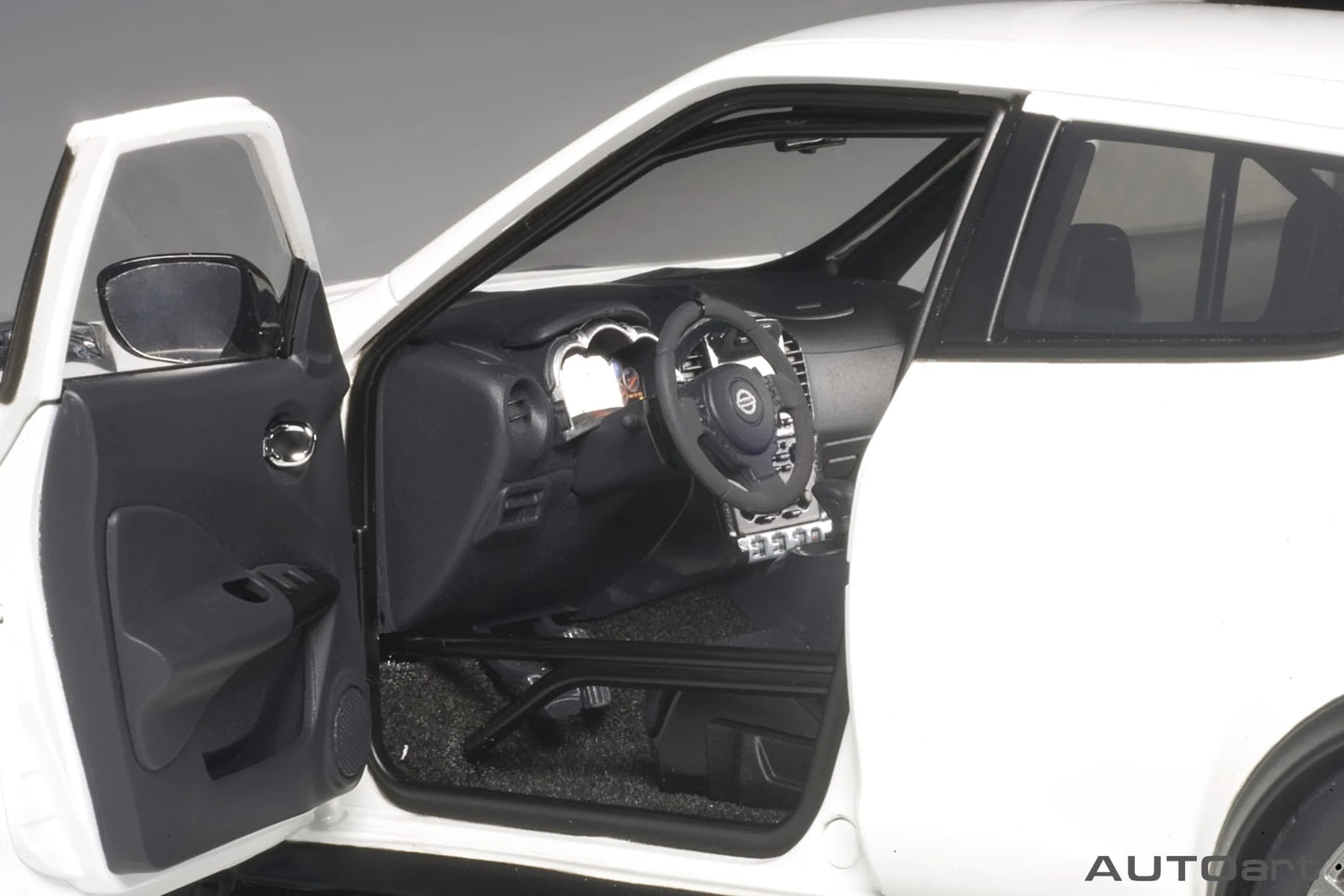 Auto Art   Nissan Juke-R 2.0  White