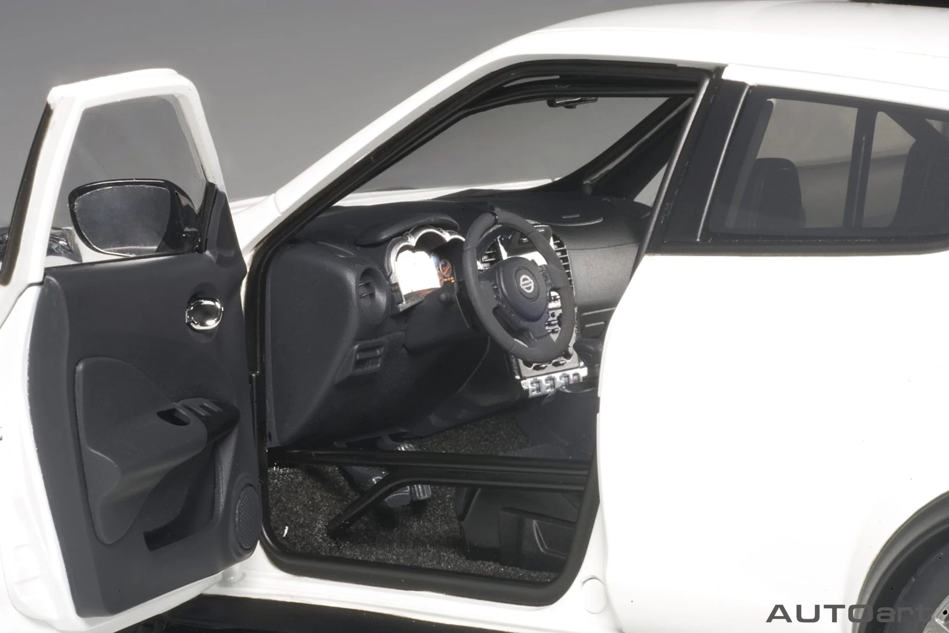 Auto Art   Nissan Juke-R 2.0  White