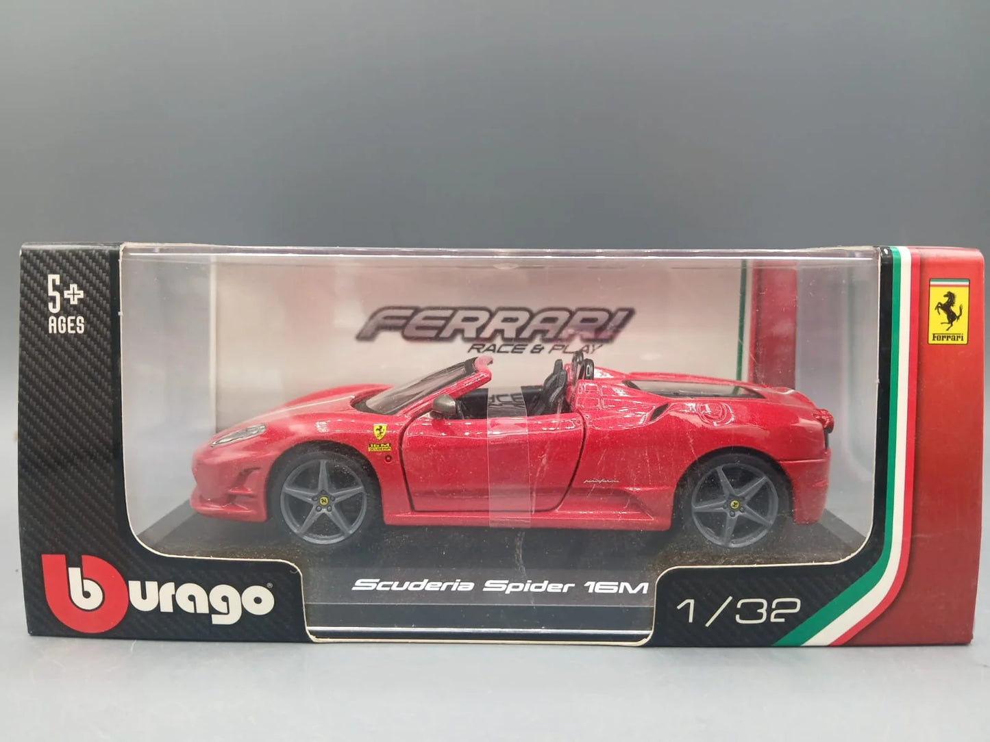 Bburago   Ferrari Scuderia Spider 16M  Red