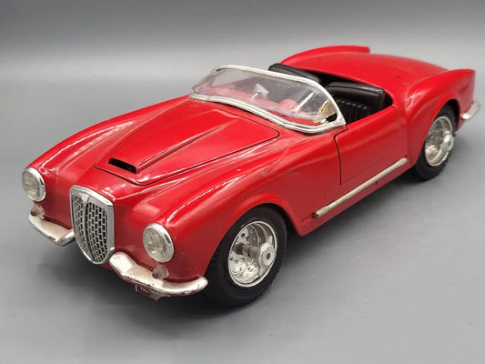 Bburago   Lancia  Aurelia  Red