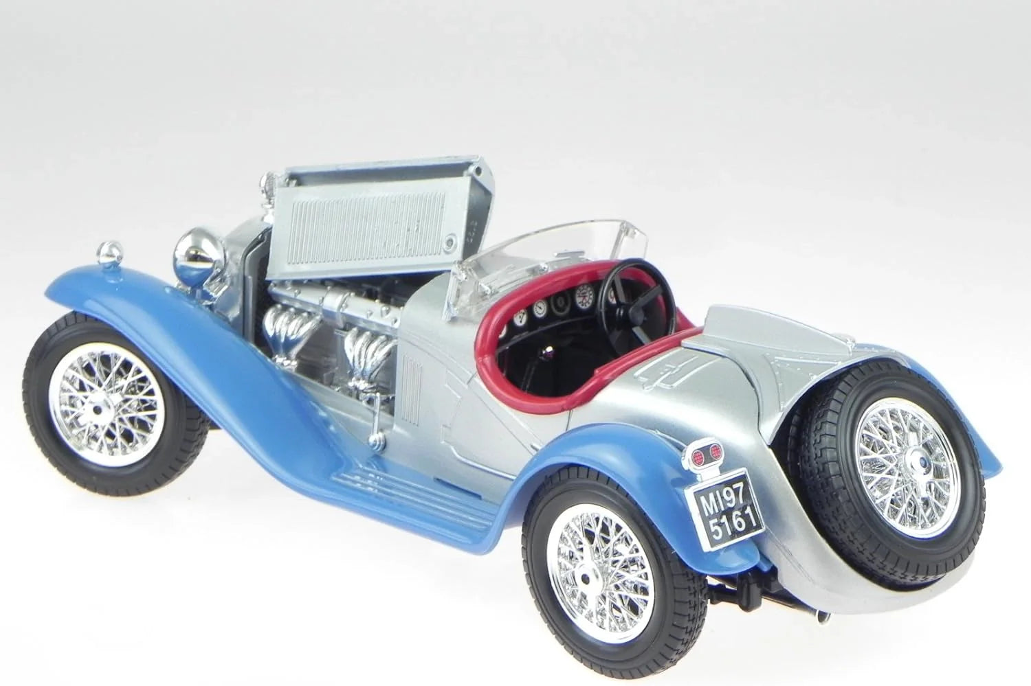 Bburago   Alfa Romeo 8C 2300 Spider Touring  Silver, Blue