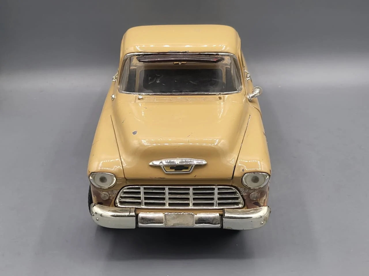 ERTL   Chevrolet Pick up Truck 1955 Beige