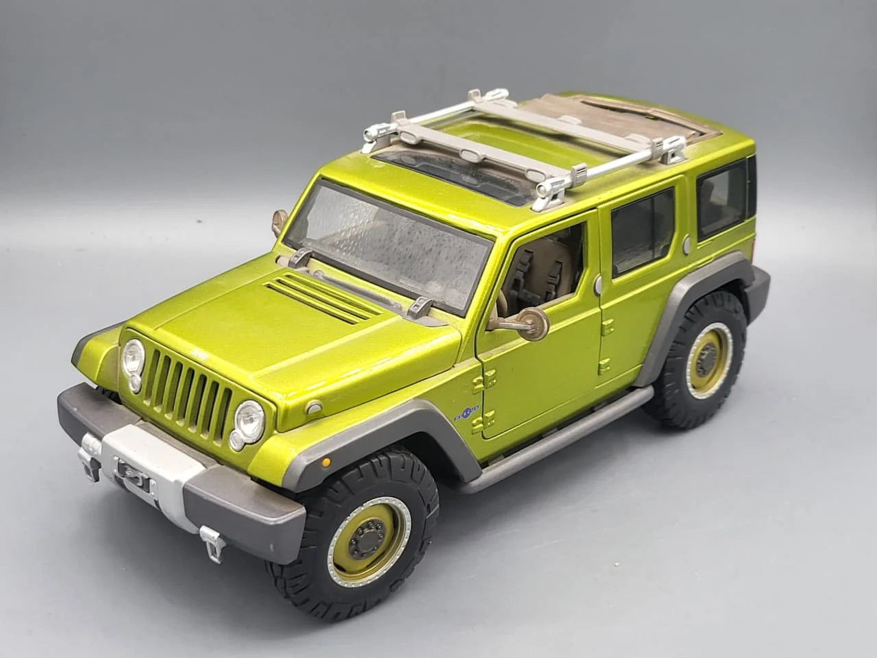 Maisto   Jeep Rescue Concept  Green