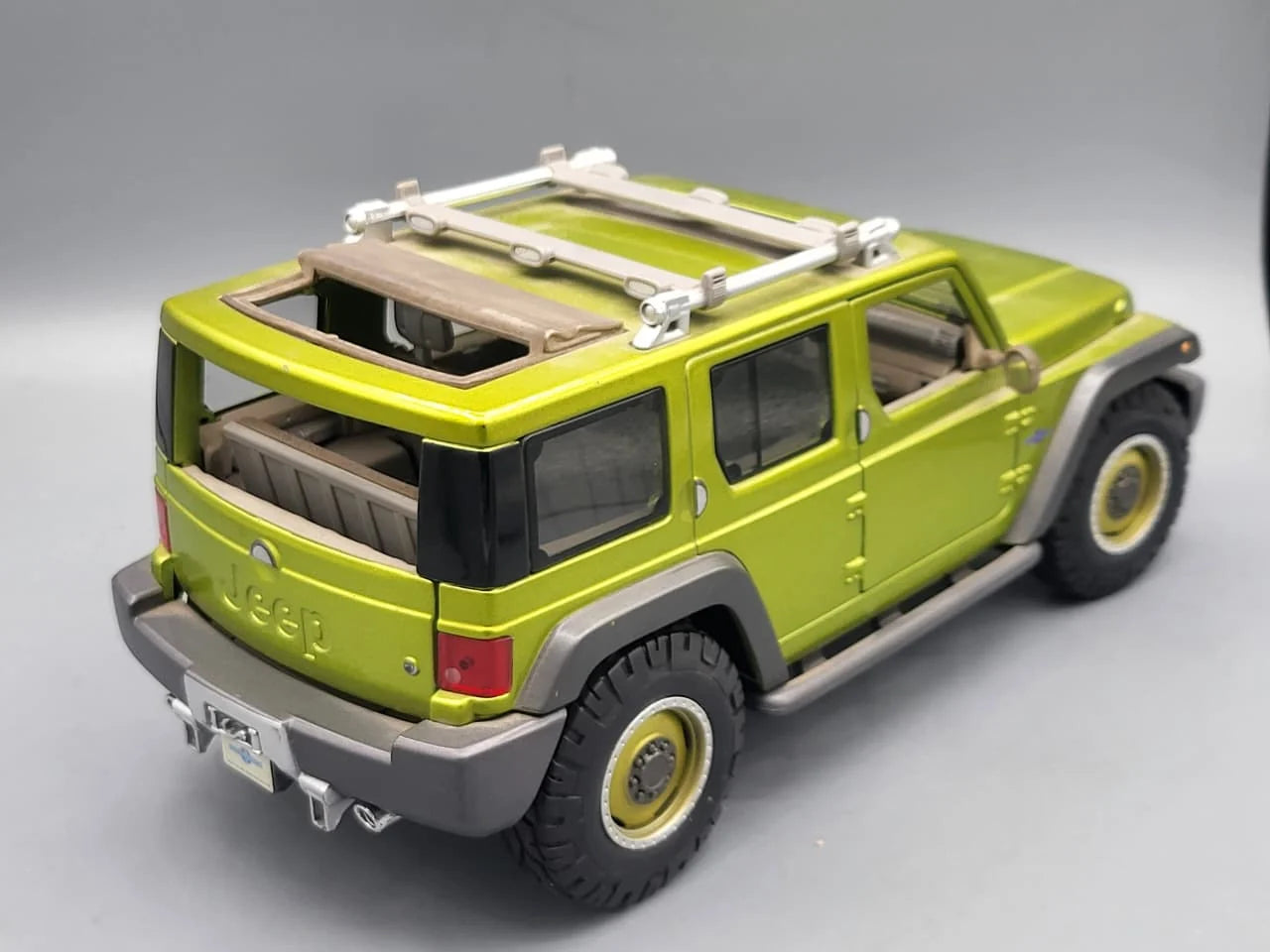 Maisto   Jeep Rescue Concept  Green