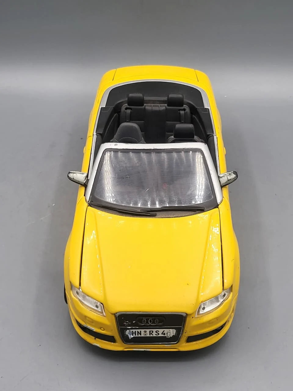 Maisto   Audi RS4  Yellow