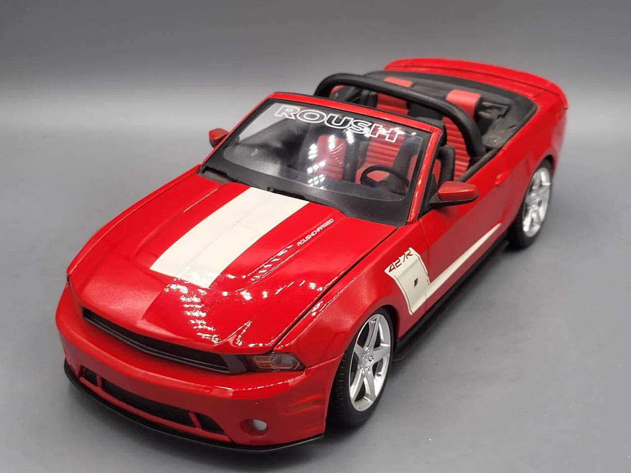 Maisto   Ford Mustang - Roush 427  Red