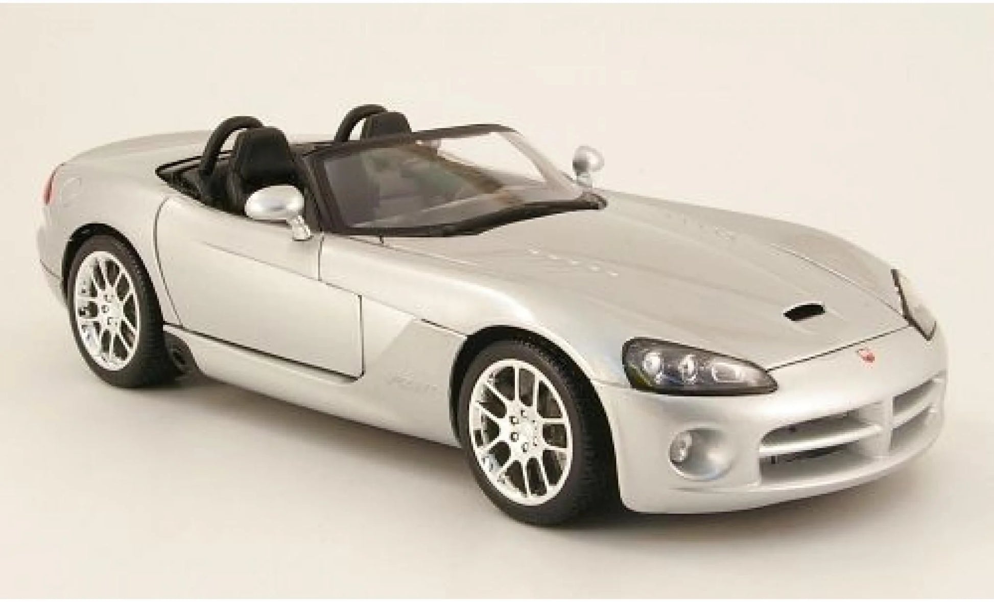 Maisto  Special Edition Dodge  Viper SRT-10 2003 Silver