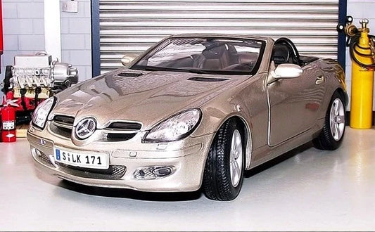 Maisto  Special Edition Mercedes-Benz SLK  Silver