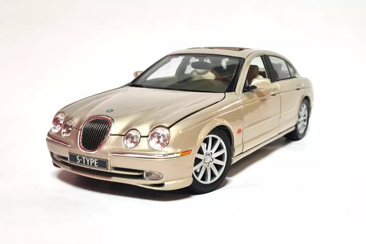 Maisto  Special Edition Jaguar S Type  Golden