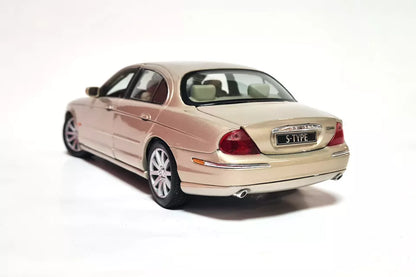 Maisto  Special Edition Jaguar S Type  Golden