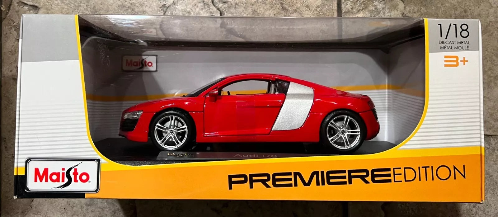 Maisto  Premiere Edition Audi R8  Red