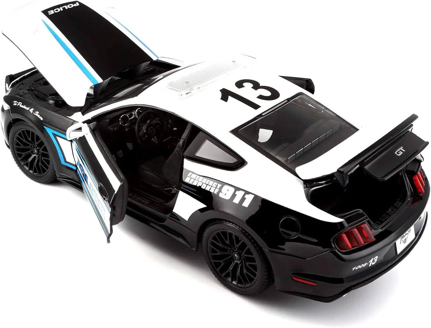 Maisto  Premiere Edition Ford  Mustang GT  White And Black Police Edition