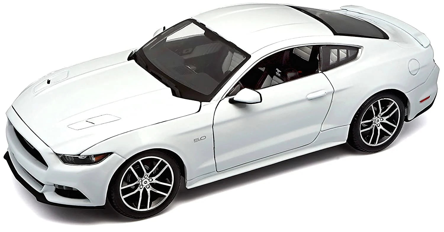 Maisto  Exclusive Edition Ford Mustang GT 2015 White