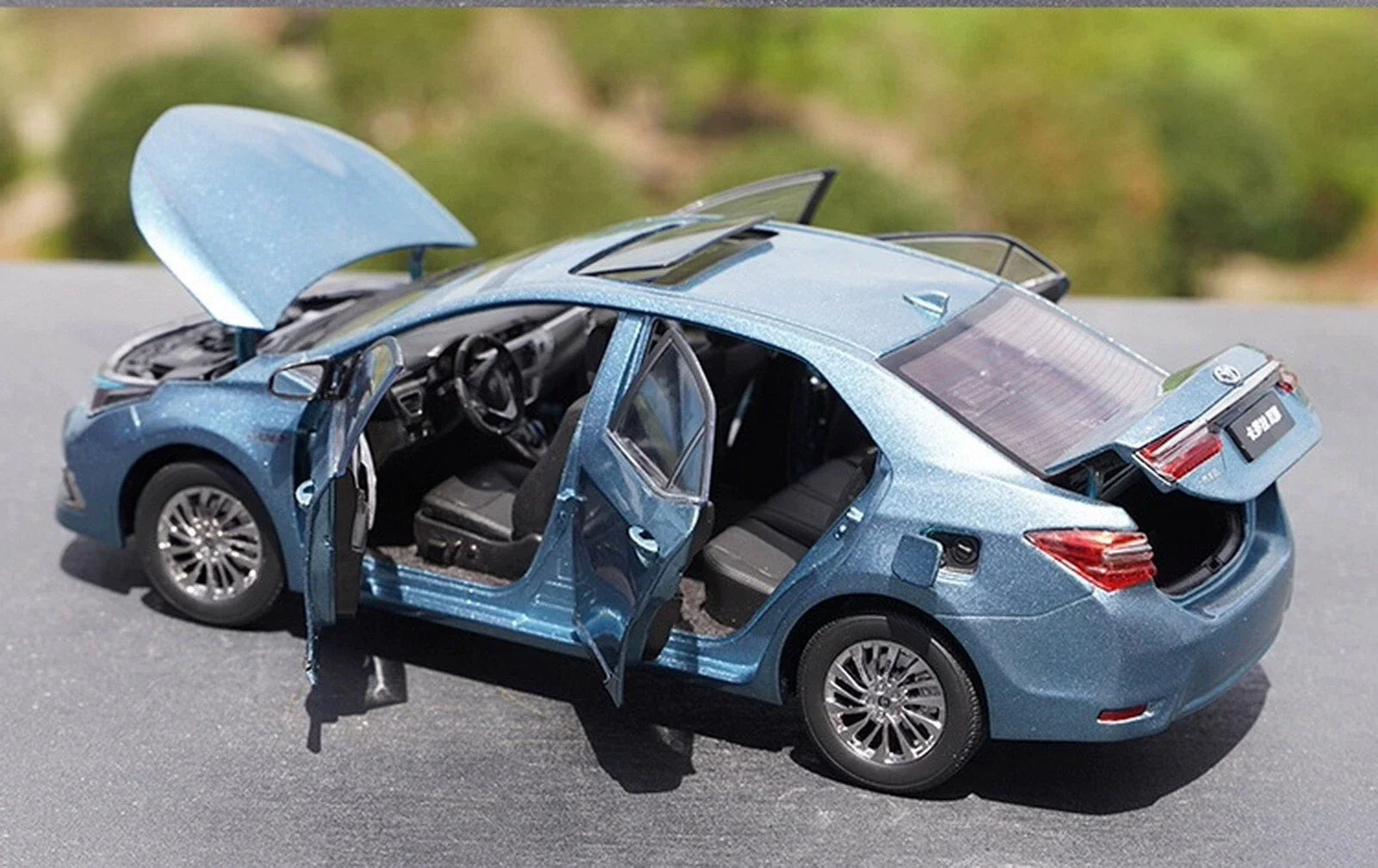 Toyota Corp.   Toyota Corolla Hybrid (Pakistani Grande)  Blue