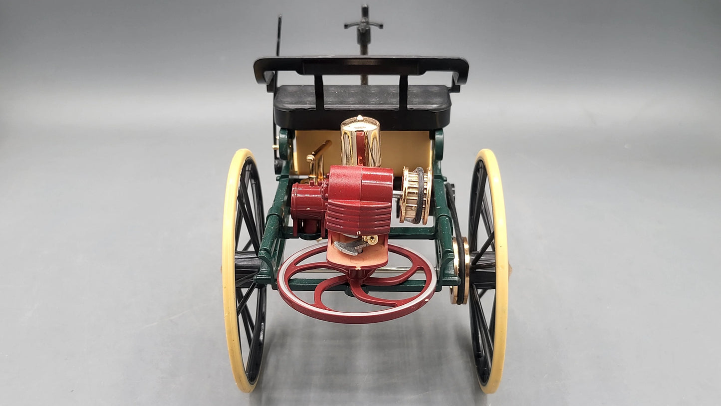 Mercedes Classical Car (Benz Motorwagen) 1886 Maroon, Green