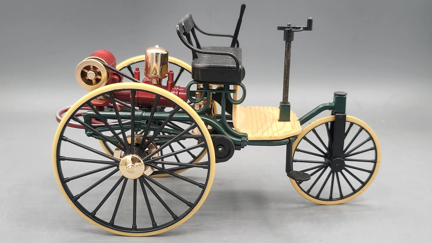 Mercedes Classical Car (Benz Motorwagen) 1886 Maroon, Green