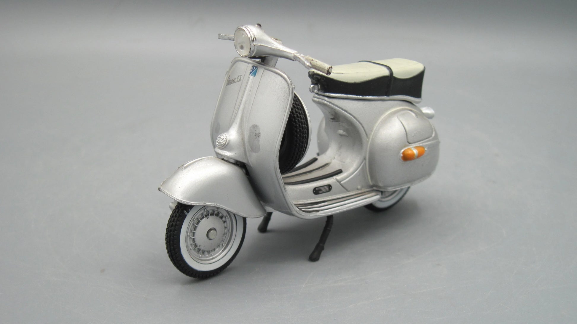Maisto   Vespa Messerschmitt 150 GS 1961 Silver