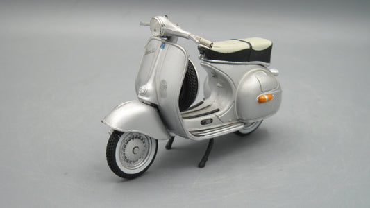Maisto   Vespa Messerschmitt 150 GS 1961 Silver