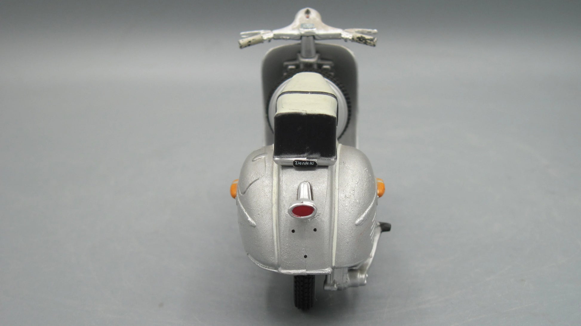 Maisto   Vespa Messerschmitt 150 GS 1961 Silver