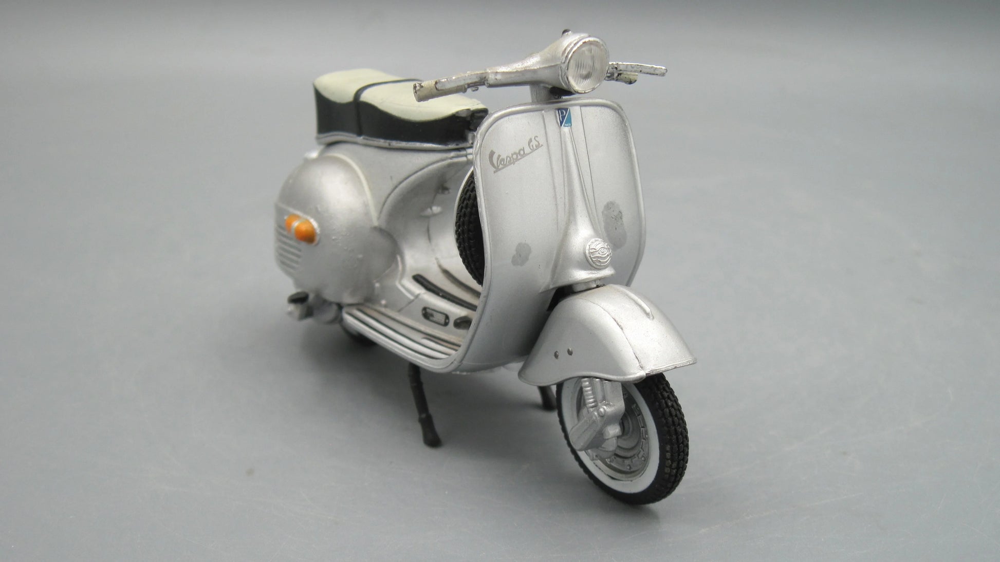 Maisto   Vespa Messerschmitt 150 GS 1961 Silver