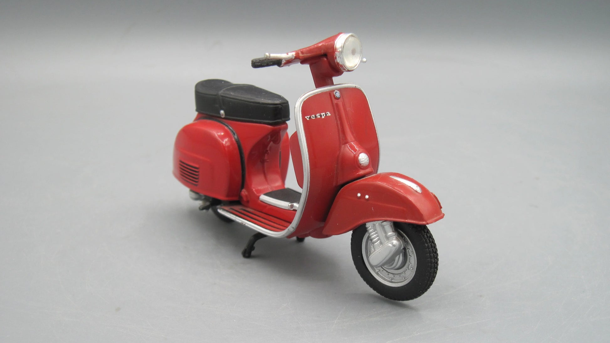 Maisto   Vespa 150 Sprint Veloce 1969 Red Aquila Continental